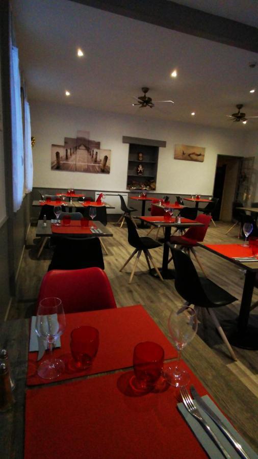 Logis Hotel & Restaurant Le Saint Savinien Buitenkant foto