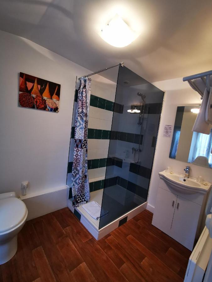 Logis Hotel & Restaurant Le Saint Savinien Buitenkant foto
