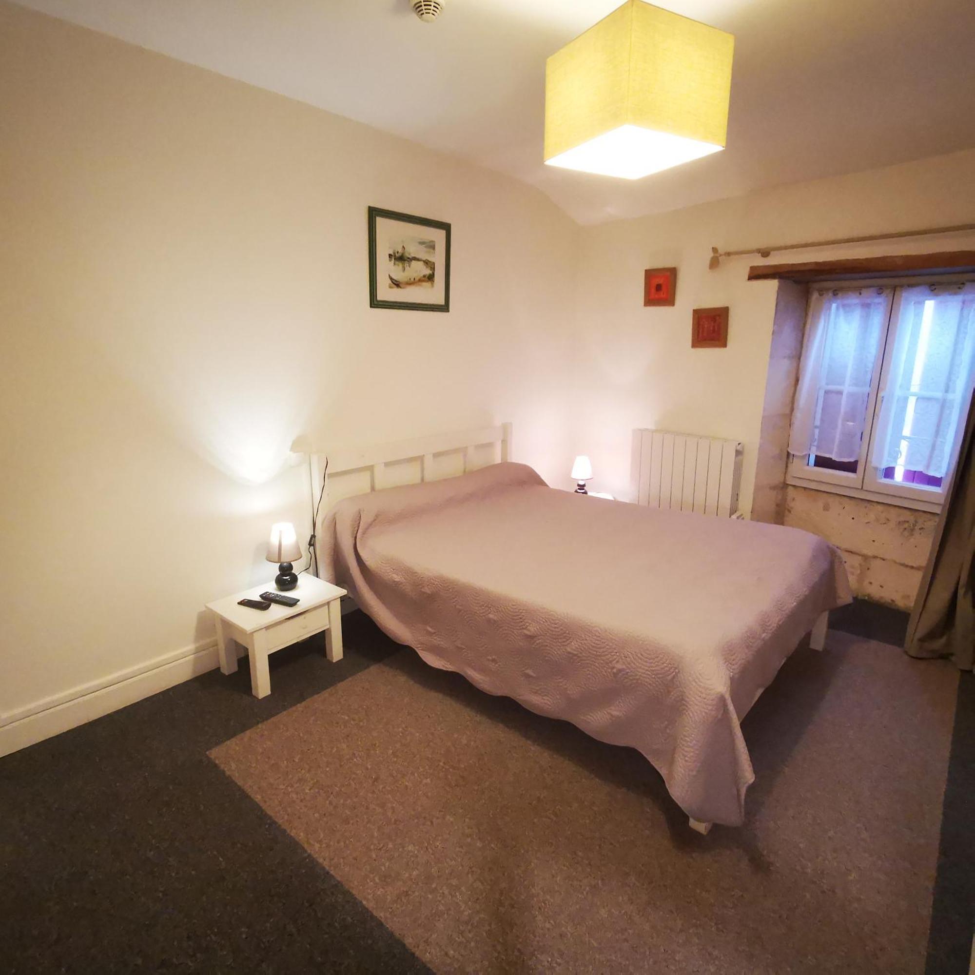 Logis Hotel & Restaurant Le Saint Savinien Buitenkant foto