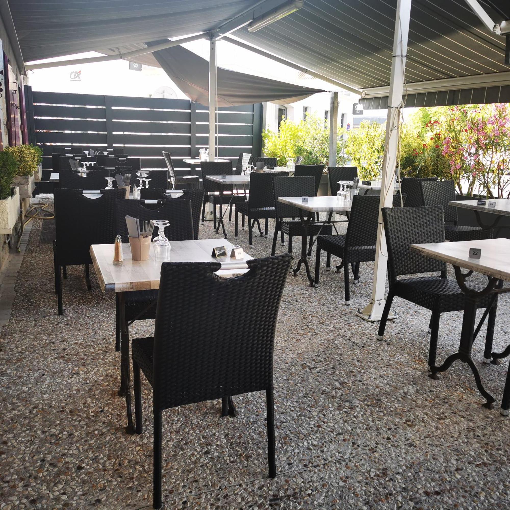 Logis Hotel & Restaurant Le Saint Savinien Buitenkant foto
