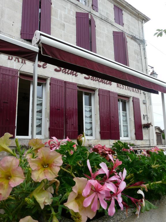 Logis Hotel & Restaurant Le Saint Savinien Buitenkant foto